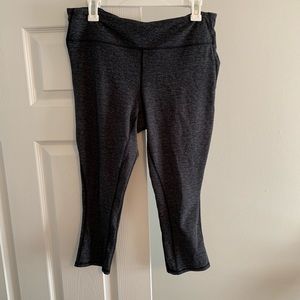 Gap Body workout capris pants dark gray L